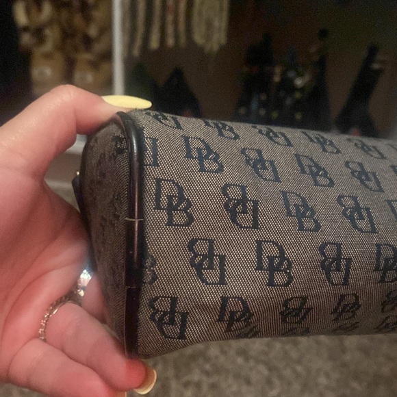 🖤🩶used Dooney 🩶🖤 - Picture 2 of 4